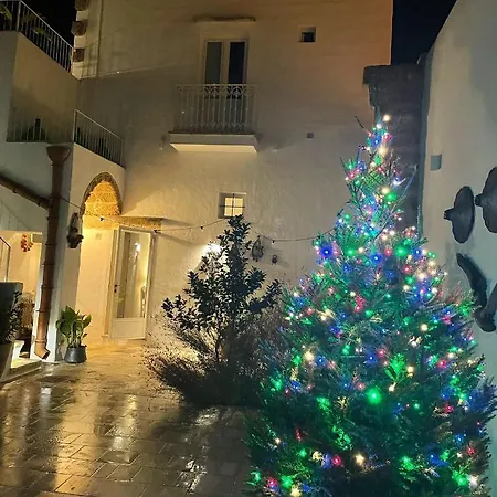 Corte Largo Lauro Dimore & Panzió 4*