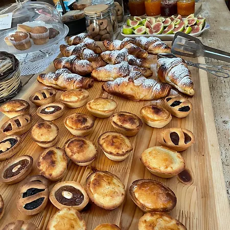 B&B Corte Largo Lauro Dimore & Gemini (Apulia)