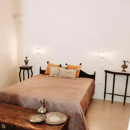 فندق مبيت وإفطار Corte Largo Lauro Dimore & 4*