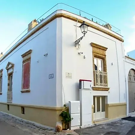 Corte Largo Lauro Dimore & Gemini (Apulia)